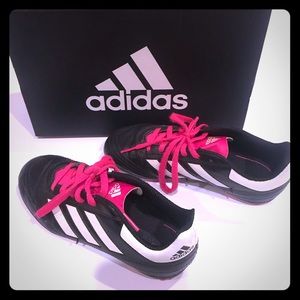 Young girls outdoor soccer ⚽️ cleats